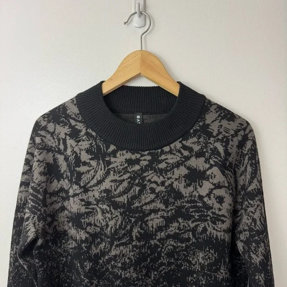 Athleta Women's Textured Jacquard Crew Neck Wool Blend Sweater Size XS - Picture 7 of 7